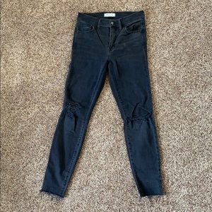 Madewell 9” High Rise Skinny Jeans in Black Sea